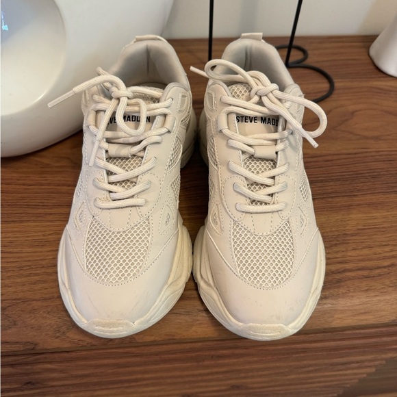 Like New! Worn once! Women’s Size 9 - Picture 3 of 6